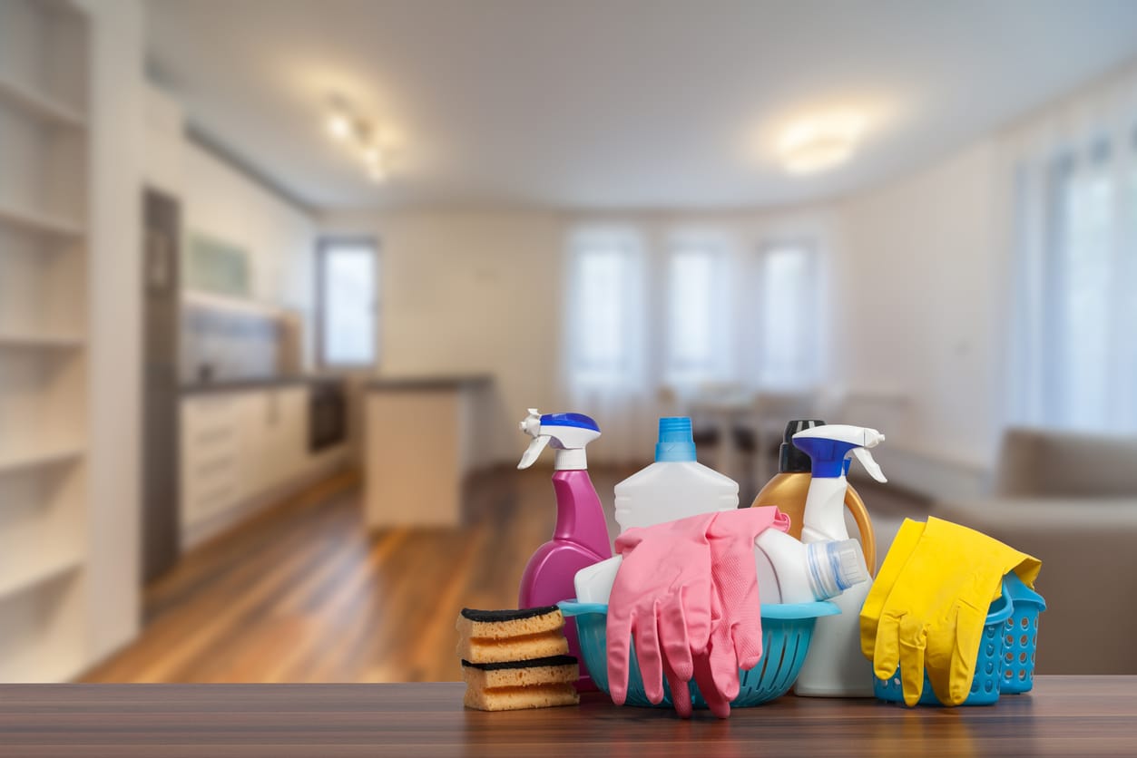 Someone's house is spotless after implementing spring cleaning tips!